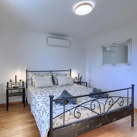 Marla By Interhome * Livade