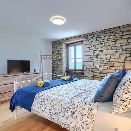 Marla By Interhome Livade